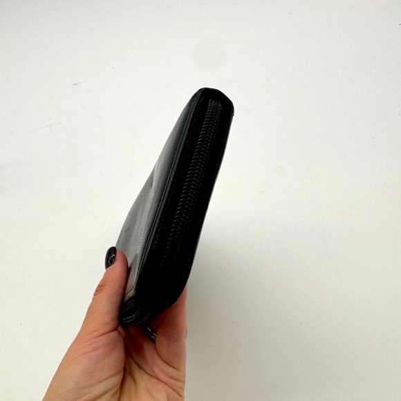 Chanel Black Cavier Zippy Wallet 🖤 - Picture 5 of 5